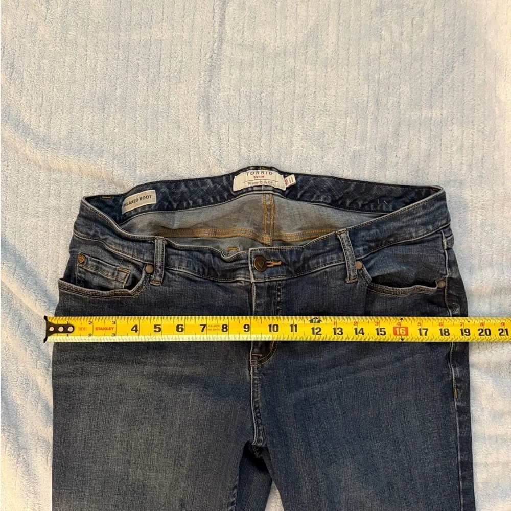 Torrid Curvy Fit Bootcut Jeans Women’s Plus 16R Medium Wash Stretch Denim - Picture 7 of 14
